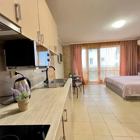 Dkapartments Diamond Bay Апартаменти